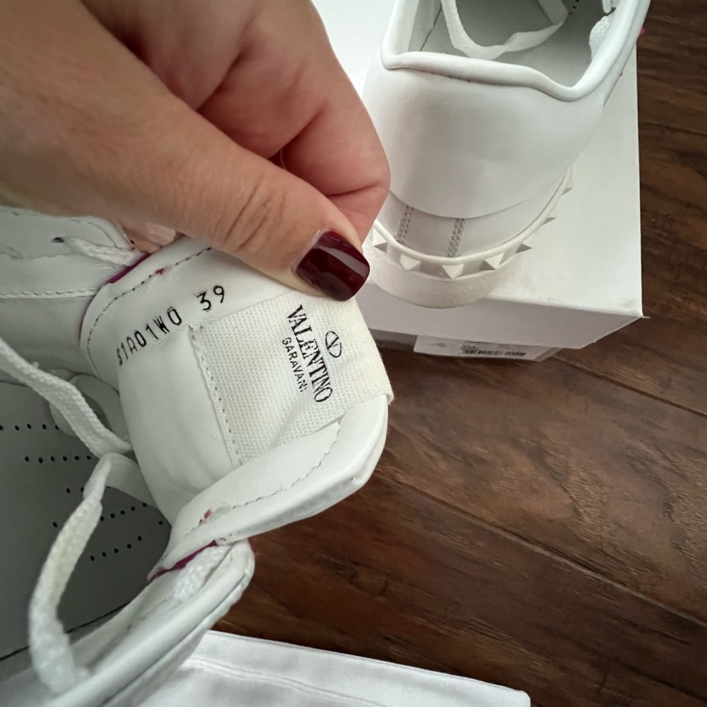 VALENTINO - Picture 7 of 8